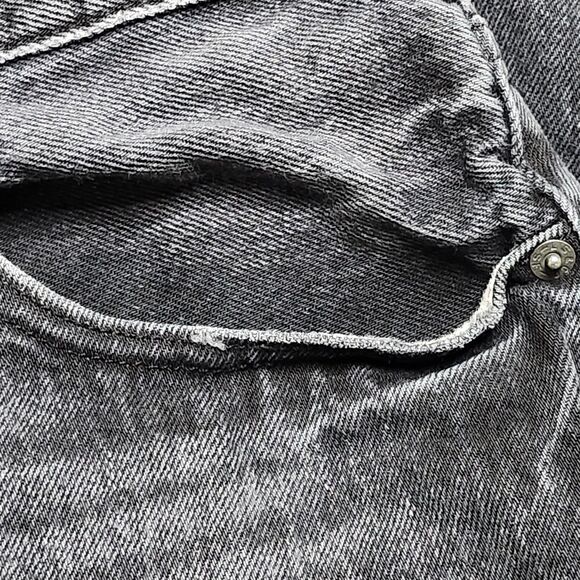 Levis 501 Mens Jeans Size 34x28 Regular Straight Fit Leg Denim Black Hemmed - Picture 14 of 16